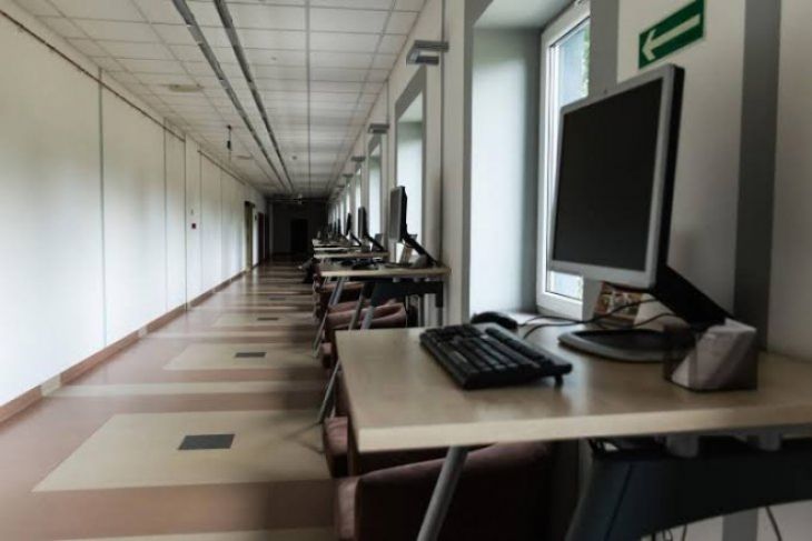 Kerja Kantoran Sambil Berdiri Ternyata Bagus Untuk Kesehatan