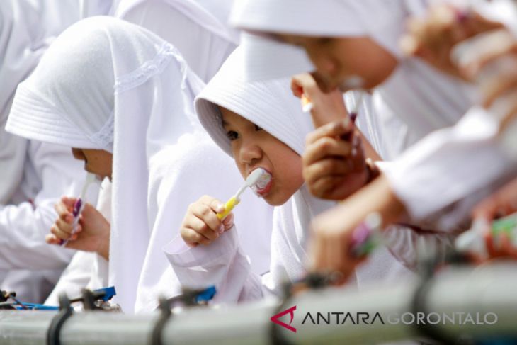Ratusan Anak Ikuti Sikat Gigi Massal