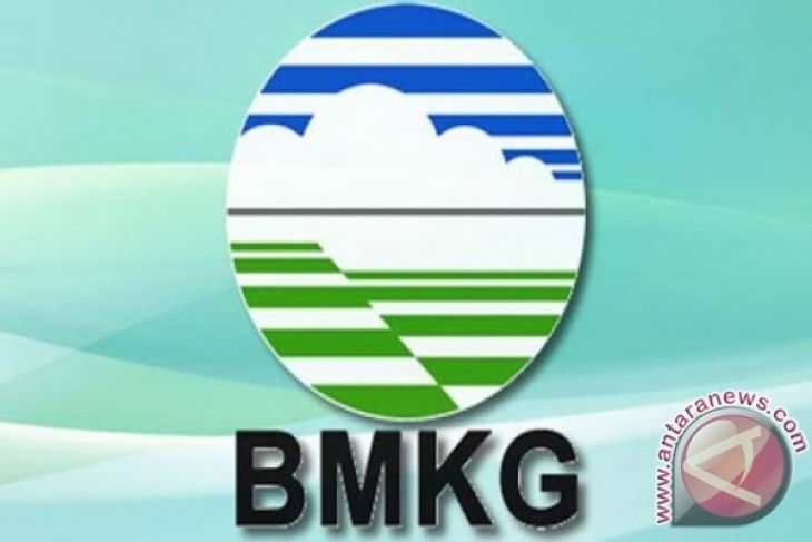 BMKG: waspada hujan petir disertai angin kencang dua hari ke depan