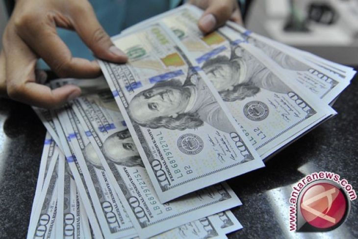 Kurs dolar melemah tertekan