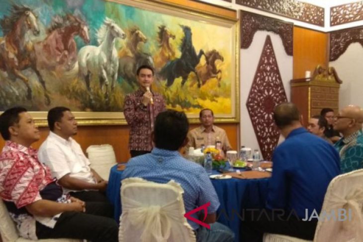 Zola paparkan capaian pembangunan kepada pimpinan media