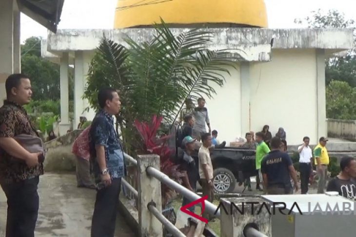 Bupati tinjau aktifitas Jumat bersih