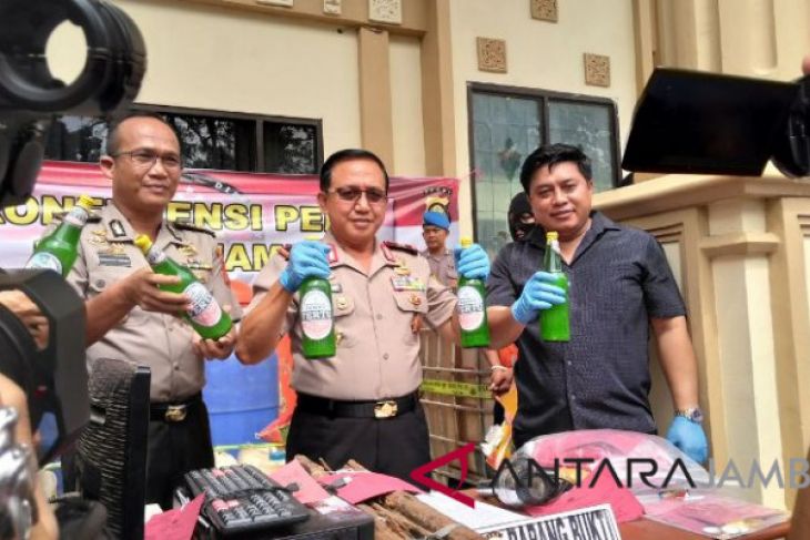 Polda Jambi sita 744 botol minuman tuak