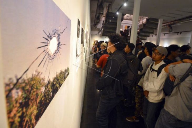 Pameran fotografi 20 tahun reformasi