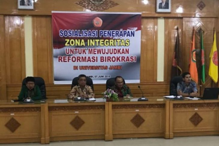 Rektor Unja pimpin sosialisasi zona integritas