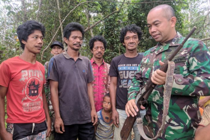 SAD serahkan senpi rakitan ke Danrem