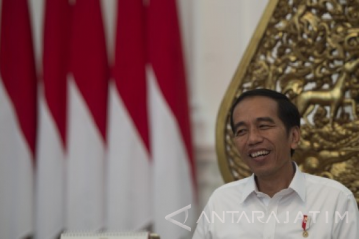 Joko Widodo di Tepian