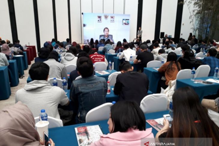 Menkominfo Beri Kuliah Jarak Jauh Mahasiswa Beijing