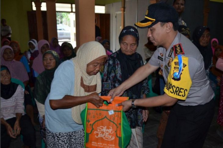 Polres Ponorogo Bakti Sosial di