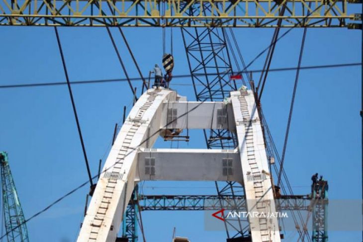 Construction of Bengawan Solo Bridge in Bojonegoro Almost Finished