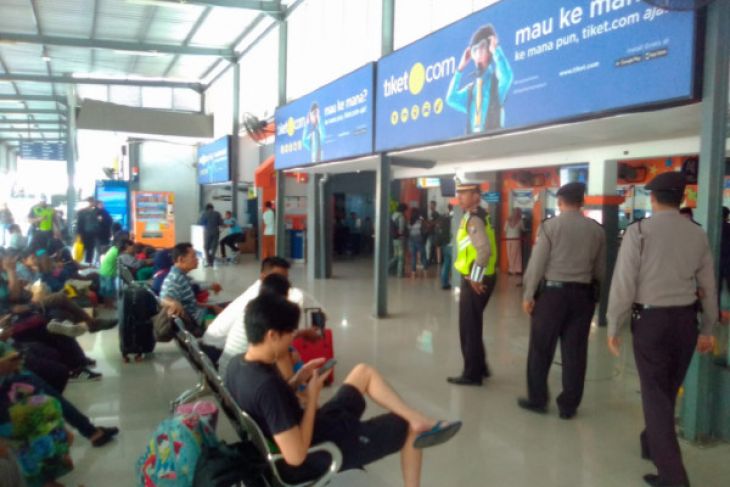 Polisi Kuatkan Pengamanan di Stasiun Pasar Turi