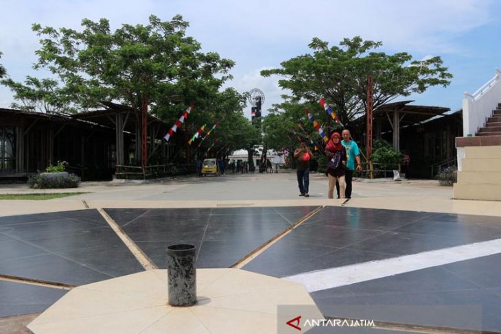 Memasak Telur di Titik Nol Matahari Pontianak