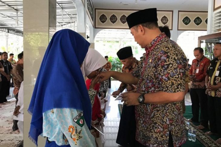 ASN Banyuwangi Doa Bersama dan Beri Santunan Yatim