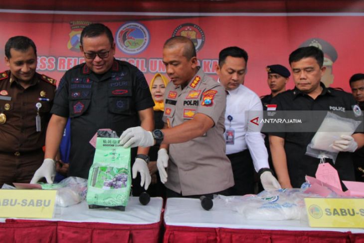 Polisi Surabaya Ungkap Peredaran 4,7 Kg Sabu-sabu