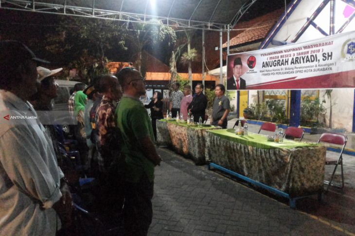Legislator Tampung Keluhan Warga Pucangan Surabaya Belum Dapatkan Distribusi Air