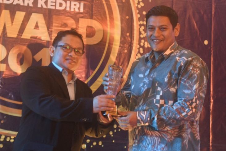 Wali Kota Kediri Raih Penghargaan Kategori Pemerintah Melek Teknologi