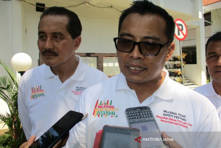 Ribuan Millenial Kediri Jalan Sehat di Program 