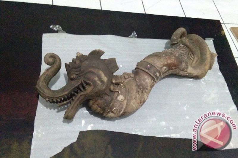 Artefak Arca Gegajahan Diserahkan ke Museum Sri Baduga