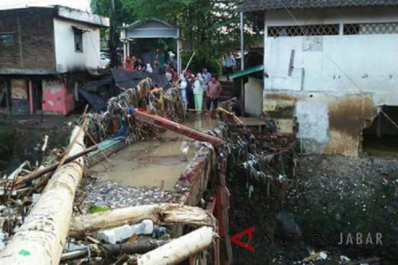 Warga berharap penertiban bangunan liar sempadan sungai