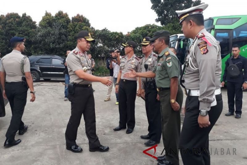 Kapolda Jabar tinjau arus mudik di Stasiun Bandung