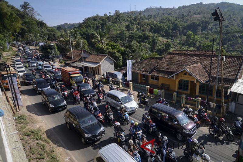Arus mudik jalur Nagreg