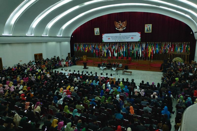 Ridwan Kamil resmi lantik enam kepala daerah