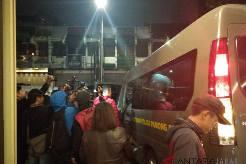 Petugas Gabungan di Bandung gagalkan pesta seks di hotel