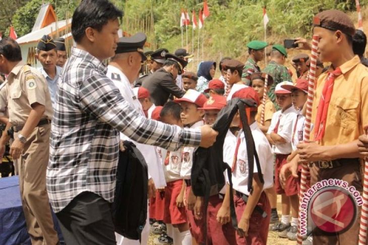 100 Anak Perbatasan Suruh Tembawang Ikuti Lomba Gambar 