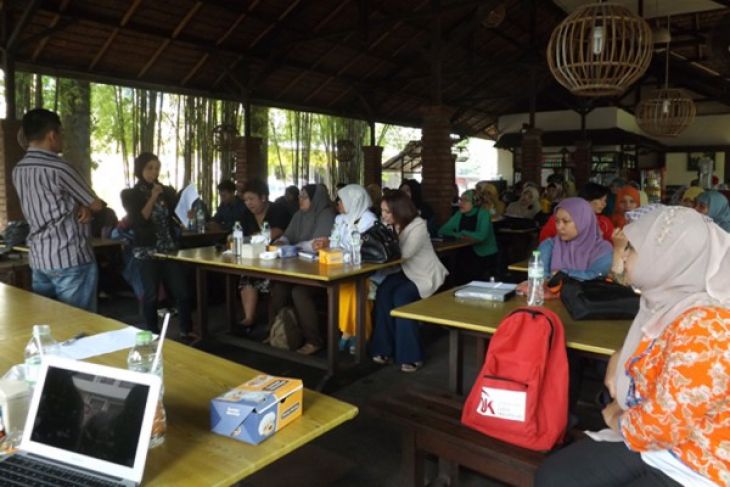 Caleg Perempuan Kalbar Harapkan LSM Pantau Pemilu - ANTARA 