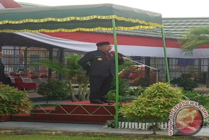 Gubernur Sesalkan Masyarakat Tidak Pasang Bendera - ANTARA 