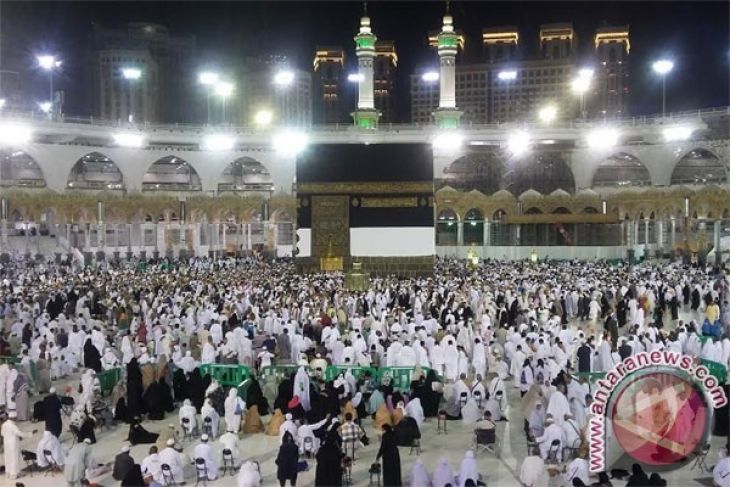 Jamaah haji Indonesia bergerak menuju Muzdalifah