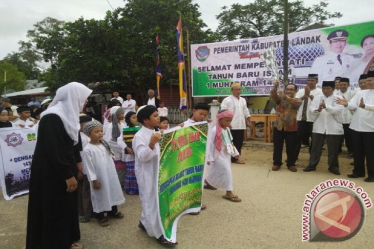 Semarak Pawai Taaruf di Kabupaten Landak - ANTARA News 