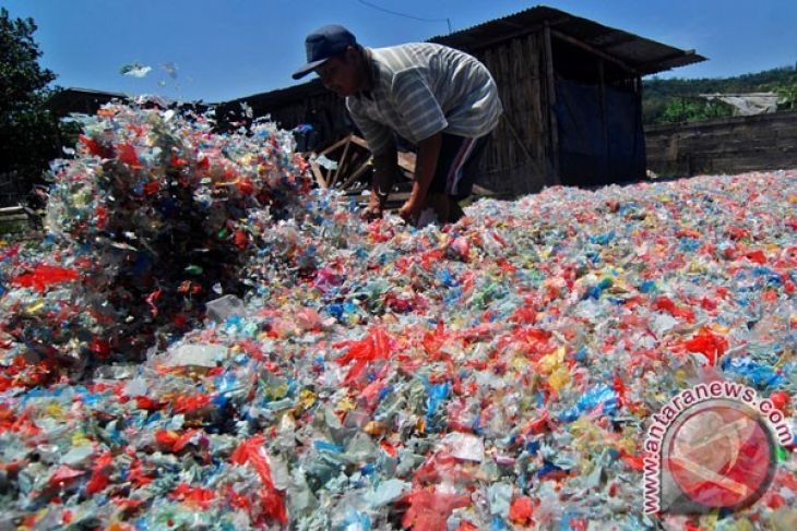 Bekasi Lokasi Ujicoba Aspal Limbah  Plastik  ANTARA News 