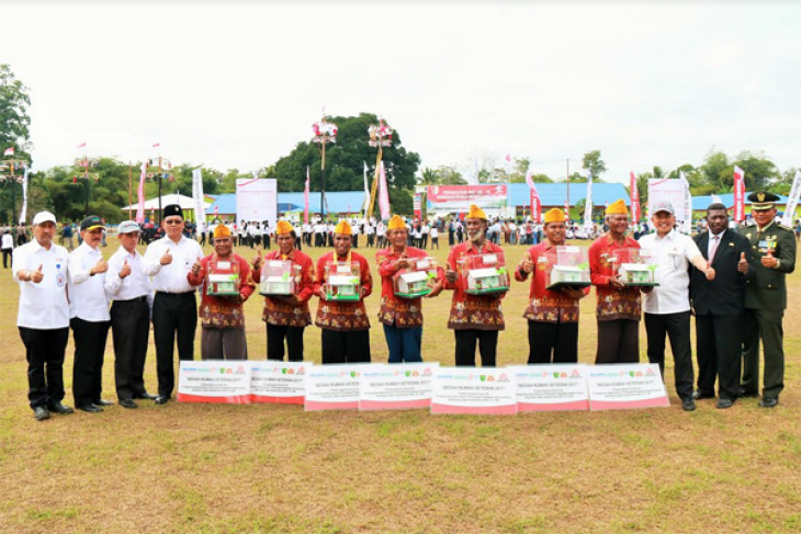 Semen Indonesia Bedah Rumah Veteran Di Papua - ANTARA News 