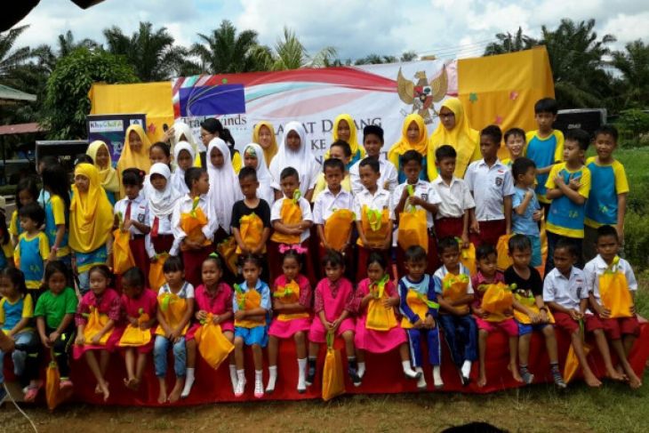 Darmanelly Mengajak Masyarakat Viralkan Anak-anak Berprestasi