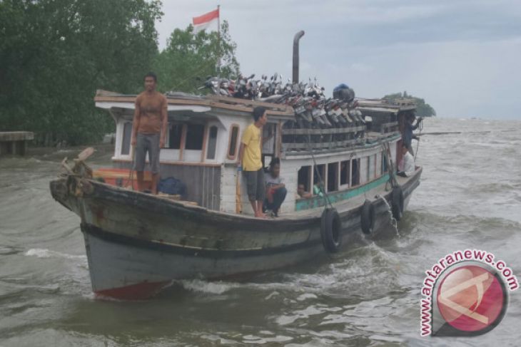 Cuaca Buruk Ganggu Transportasi Laut Kayong Utara
