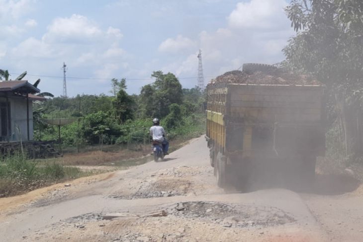 Dishub KKU ingatkan jalan berlubang Siduk - Teluk Batang