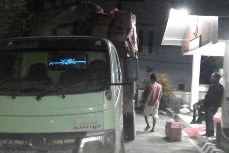 Polres Sanggau amankan 150 kotak balon ilegal