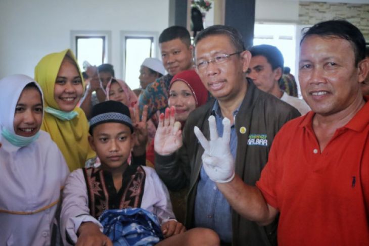 Sutarmidji hibur peserta sunatan massal