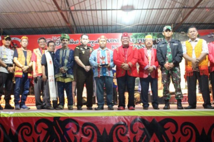 Bupati Sanggau ajak warga antusias gelar gawai Dayak