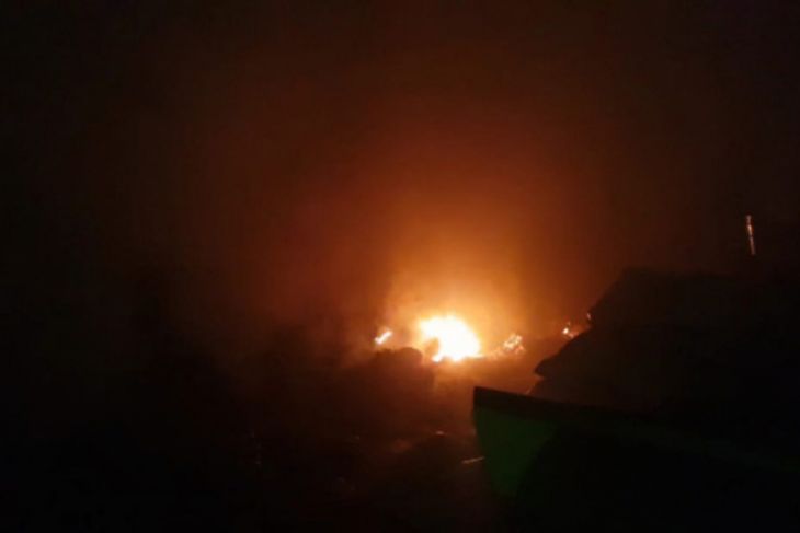 Gudang Distan Kayong Utara terbakar