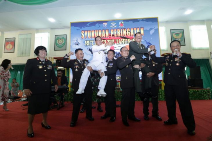 Kapolda Kalbar menghadiri HUT ke-73 TNI