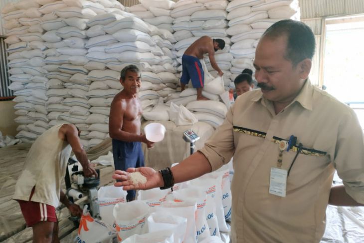 Ketersediaan beras Kapuas Hulu aman hingga awal 2019