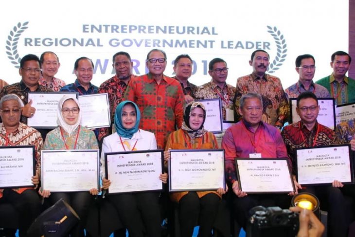 Edi Rusdi Kamtono raih entrepreneur award 2018