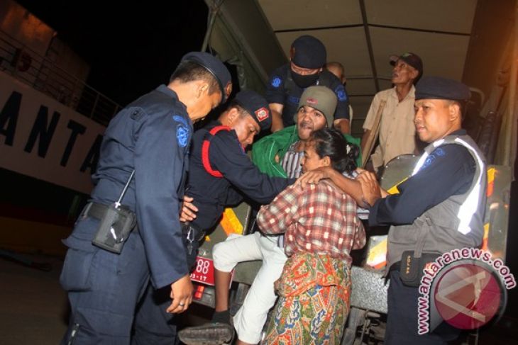 Satpol-PP Kota Banjarmasin Tertibkan Orang Stres