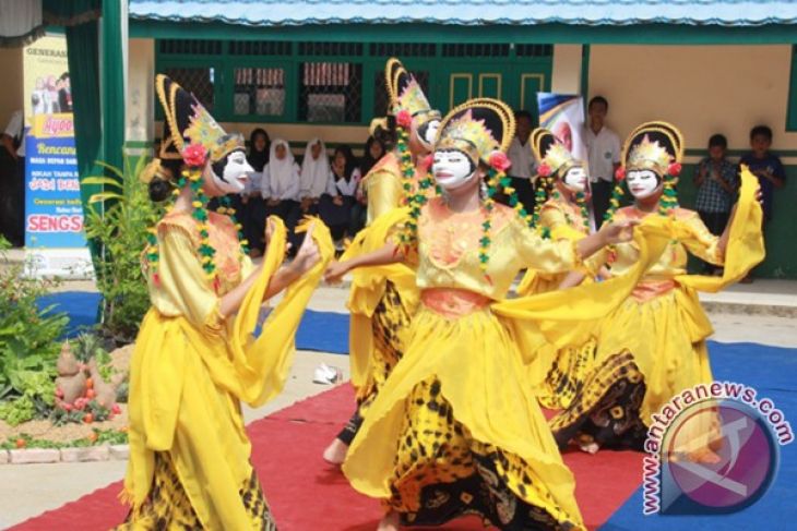 Kemendikbud terkesima wayang topeng Kalsel