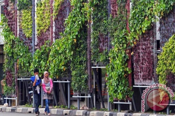 Pemkab Kotabaru Ciptakan Suasana Nyaman Taman Kota