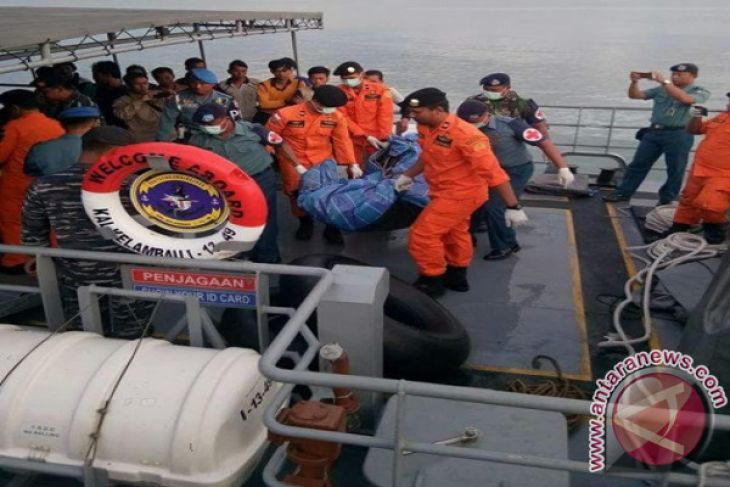 Kapal Nelayan Jateng Terbalik Di Perbatasan Kotabaru-Sulbar