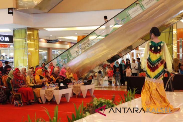 Banjarbaru Perkenalkan Kain Sasirangan di Mal