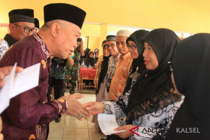 50 Persen yang berhaji dan punya mobil adalah guru